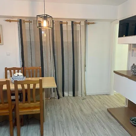 En Complejo Residencial Con Piscina Y Garaje Frente Al Mar Apartamento *