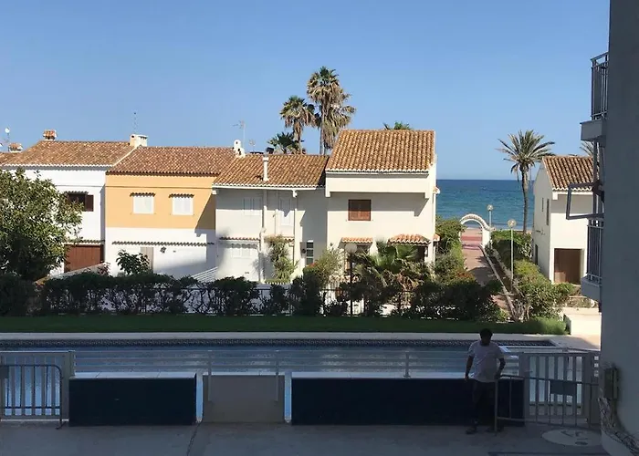 Apartman En Complejo Residencial Con Piscina Y Garaje Frente Al Mar Valencia