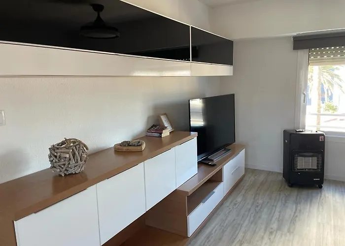 Apartman En Complejo Residencial Con Piscina Y Garaje Frente Al Mar