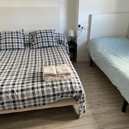 En Complejo Residencial Con Piscina Y Garaje Frente Al Mar