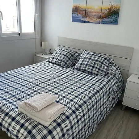 Apartamento En Complejo Residencial Con Piscina Y Garaje Frente Al Mar Valencia